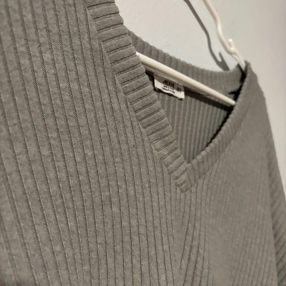 Ardene Gray V-Neck Ribbed Long Sleeve Sweater Size XS - S